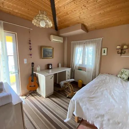 Spiti Eutychia Αγία Ελένη