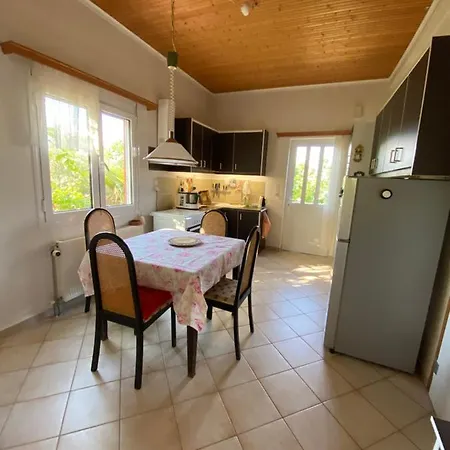 Spiti Eutychia Apartman *